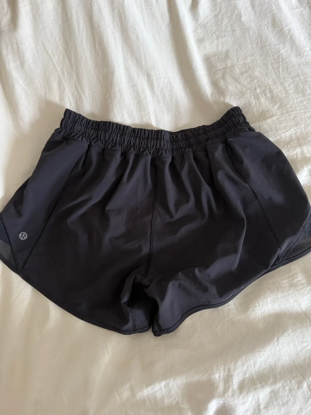 Lululemon Hotty Hot Low Rise Shorts 4in women’s  Running Shorts - Picture 2 of 4